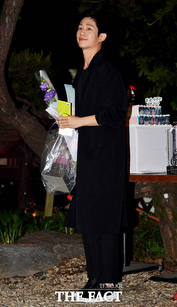 일단 포즈부터!