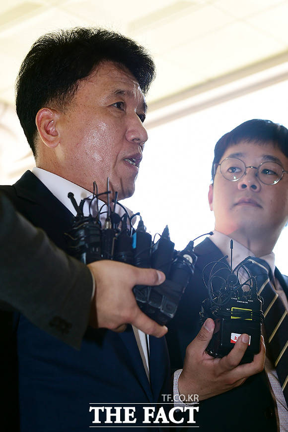 함영주 KEB하나은행장이 채용 비리 혐의와 관련해 구속을 피했다. /남용희 기자