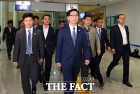[TF포토] 남북공동연락사무소 추진단, '현지점검 위해 방북'