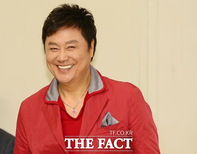 대한가수협회 비상대책위원회를 이끌고 있는 남진은 11일 오전 더팩트에 회원들끼리 사분오열 돼 분란을 일으키고 있는 최근 일련의 상황을 더이상 좌시할 수 없어 조정에 나서게 됐다고 말했다. /더팩트 DB