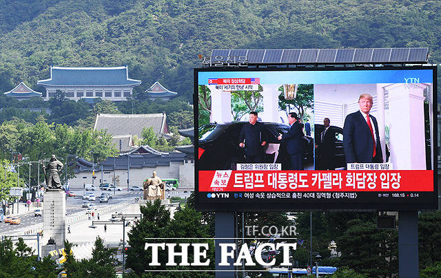 북미정상회담이 열리는 싱가포르 센토사섬 카펠라호텔에 도착한 김정은과 트럼프