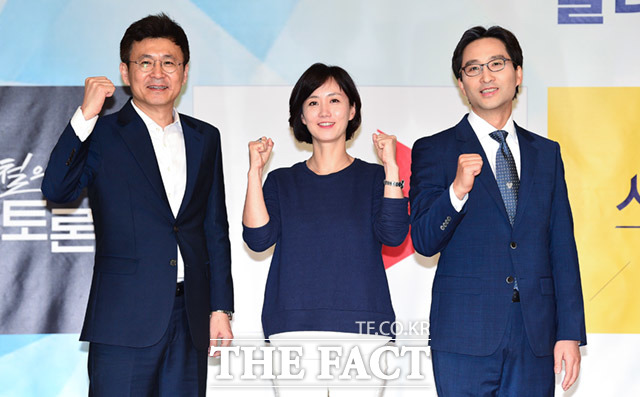 엄경철 KBS 취재주간과 정세진 아나운서, 김원장 기자(왼쪽부터)