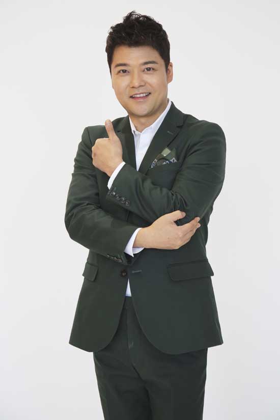 방송인 전현무가 15일 열린 JTBC 예능프로그램 히든싱어5 기자간담회에서 3년의 공백이 있었지만 자신 있다고 말했다./JTBC 제공