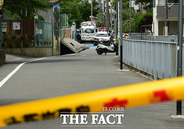18일 오전 7시 58분 일본 오사카에서 규모 6.1로 추정되는 강한 지진이 발생해, 총 3명의 사망자와 200여 명의 부상자가 발생됐다. /닛칸스포츠 제공