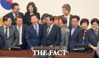 [TF포토] 9대 서울시의회 마무리 후 활짝 웃는 박원순 시장
