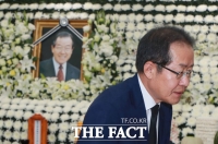  홍준표, 선거 후 첫 공식석상서 '친박' 겨냥하며 한 말