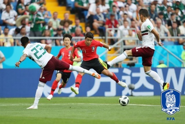 케이토토는 러시아 월드컵 기간 동안 발행된 축구토토 매치 2개 회차와 스페셜 게임 5개 회차를 확인한 결과 모든 게임에서 1만원 이하의 소액구매가 대세를 이룬 것으로 나타났다고 밝혔다.사진은 한국-멕시코전./축구협회 제공