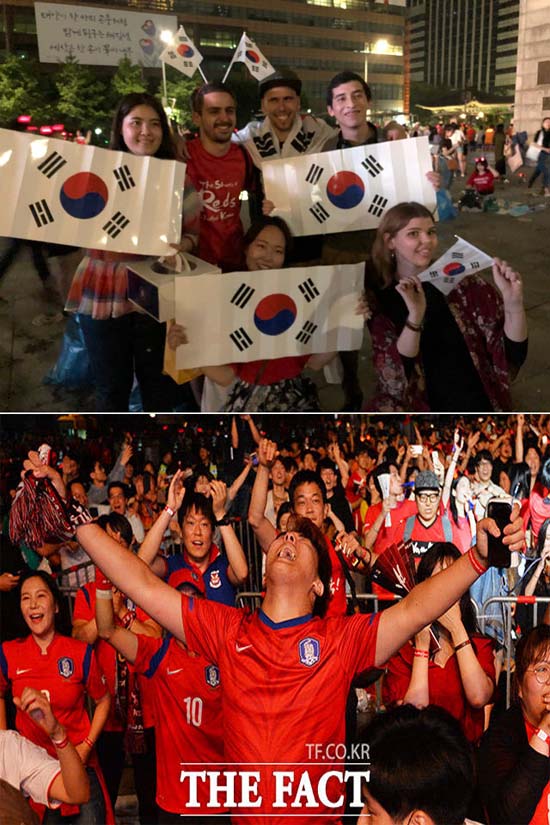한국인, 스위스, 멕시코 등 여러나라 각국의 사람들이 27일 광화문 광장에 모여 한국을 응원했다. /광화문=박슬기 기자, 이동률 기자