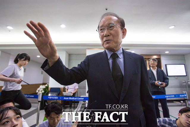 이회창 전 한나라당 총재 등 한국당 혁신비대위원장 후보군에 오른 여러 인사들이 자신의 이름이 거론되는 것에 불쾌함을 나타낸 것으로 전해진다. /임세준 기자