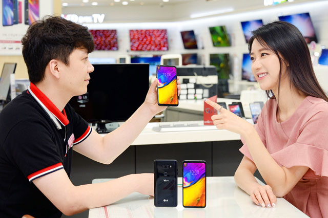 LG전자는 6일 전략 스마트폰 V35 씽큐를 이동통신 3사와 자급제 채널을 통해 출시한다고 밝혔다. /LG전자 제공