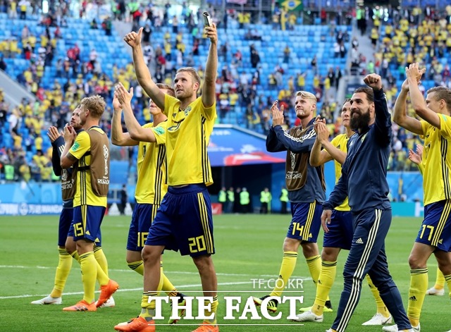 스웨덴, 잉글랜드 넘을 수 있을까? 7일(한국시간) 열리는 스웨덴-잉글랜드의 2018 러시아 월드컵 8강전에서 스웨덴 선수단이 다시금 승리의 세리머리를 할수 있을지 기대된다. /사진=뉴시스