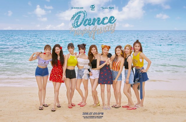 트와이스 Dance The Night Away로 컴백. 걸그룹 트와이스가 9일 오후 6시 여름 시즌송 댄스 더 나잇 어웨이로 3개월 만에 컴백을 알렸다. /JYP엔터테인먼트 제공