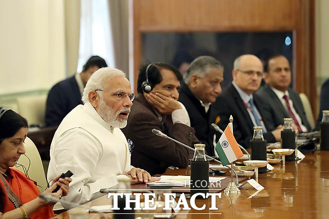 나렌드라 모디 인도 총리가 10일 오전(현지시간) 뉴델리 영빈관에서 열린 한·인도 확대정상회담에서 모두발언을 하고 있다./청와대 제공