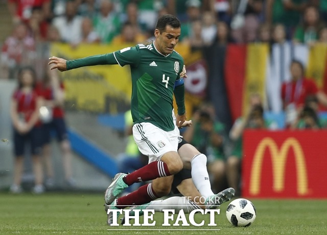 멕시코의 주장 라파엘 마르케스(사진)가 2018 러시아 월드컵에서 월드컵 17경기 주장 출전이라는 대기록을 달성했다. /러시아=뉴시스