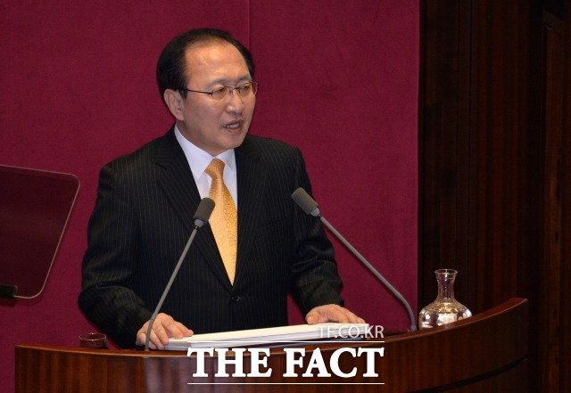 허익범 특검팀은 불법 정치자금 수수 혐의를 받다 목숨을 끊은 고 노회찬 정의당 원내대표에게 공소권 없음 처분을 내린다는 방침이다. /더팩트 DB