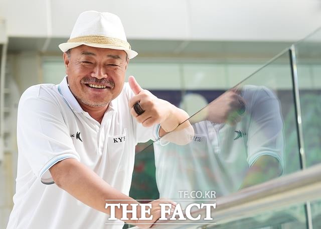 남은 임기 잘 마무리 하겠다. 김흥국은 23일 오후 서울 강서구에 위치한 음실련 지하 강당에서 임시 총회를 주재하고, 이날 주요 안건이었던 박일서 전 수석부회장 제명안을 통과시켰다. /배정한 기자