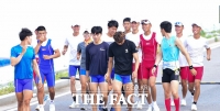 [TF사진관] '우리는 하나다!'...주종목 훈련 돌입한 남북단일팀