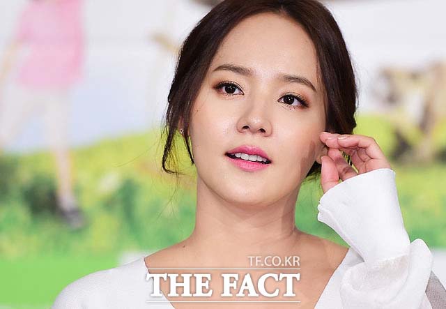 유진 소속사 걸그룹 도박 사건 연루? 황당하다! 걸그룹 SES 출신 유진이 걸그룹 도박설에 휘말렸다. 유진 측은 사실이 아니다라며 황당하다는 입장을 전했다. /더팩트 DB