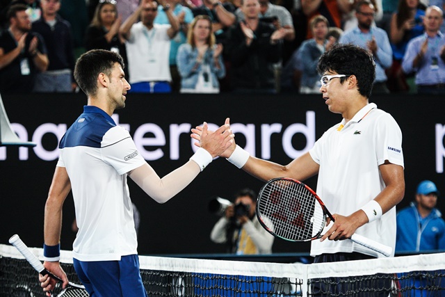 정현(왼쪽)과 조코비치는 부상 이후 7개월 만에 남자프로테니스(APT) 투어 로저스컵으로 세 번째 맞대결을 펼칠 예정으로 기대감을 높였으나 끝내 만나지 못해 테니스 팬들의 아쉬움을 자아내고 있다. /라코스테 제공