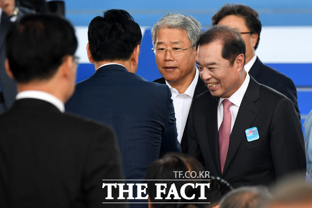 자유한국당 김병준 비대위원장과 바른미래당 김동철 비대위원장