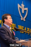 [TF포토] 기자협회 54주년 창립기념식 참석한 도종환 장관