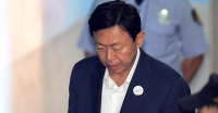  롯데 '커지는' 신동빈 회장 '빈자리', 막바지 향하는 재판 결과 촉각