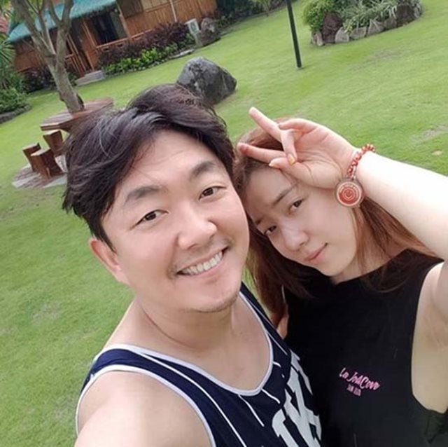 방송인 엘제이는 23일 인스타그램에 배우 류화영(오른쪽)과 함께 찍은 사진을 게재하며 그를 자신의 여자친구라고 주장했다. /엘제이 인스타그램