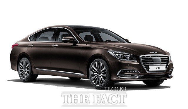 제네시스가 최첨단 안전기술을 전 모델에 기본 적용하는 등 안전성을 대폭 개선한 2019년형 G80를 출시했다고 27일 밝혔다. /제네시스 제공