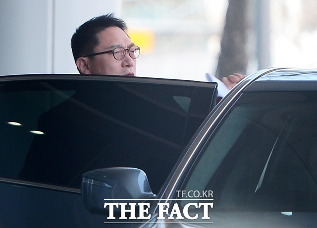 우루사로 유명한 대웅제약의 윤재승 회장(사진)이 직원들에게 욕설과 폭언을 일삼았다는 논란에 휘말렸다. /더팩트 DB