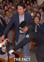 [TF포토] '특수경호' 받는 김진태 의원