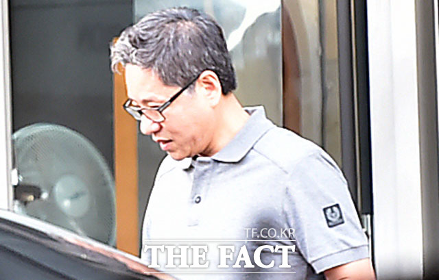 담철곤 오리온그룹 회장이 10일 오전 10시 서울 서대문구 미근동 경찰청 특수수사과에 특정경제범죄 가중처벌 등에 관한 법률 위반 혐의로 출석한다. /더팩트 DB