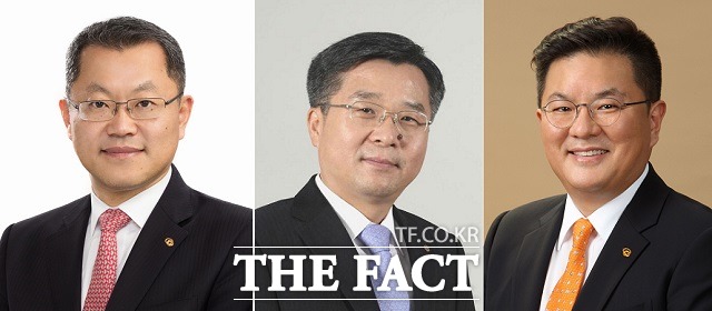 한화그룹이 한화큐셀과 한화토탈, 한화지상방산 등 3곳의 대표이사 인사를 단행했다. 김희철 한화큐셀 신임 대표이사, 권혁웅 한화토탈 대표이사, 이성수 한화시장방산 대표이사(왼쪽부터) /한화그룹 제공