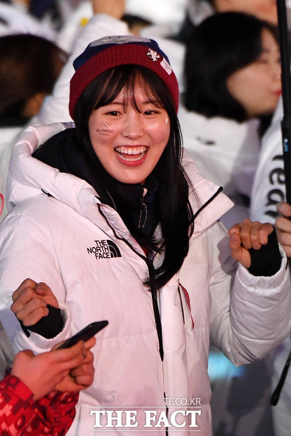 김아랑이 2018 평창동계올림픽 폐회식에 참가해 밝게 웃고 있다. /평창=임영무 기자