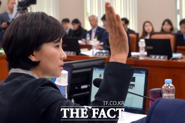 19일 열리는 유은혜 사회부총리 겸 교육부 장관 후보자의 청문회가 열린다. 과연 의원불패관행이 깨질 것인가에 관심이 쏠리고 있다. 사진은 유은혜 후보의 모습./ 더팩트 DB