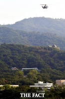 [TF포토] 평양 출발, 희망을 안고 나는 '문재인 대통령 헬기'