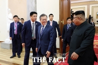 [평양회담] 평양공동선언문 발표 마친 후 '밝은 표정의 남북 정상'