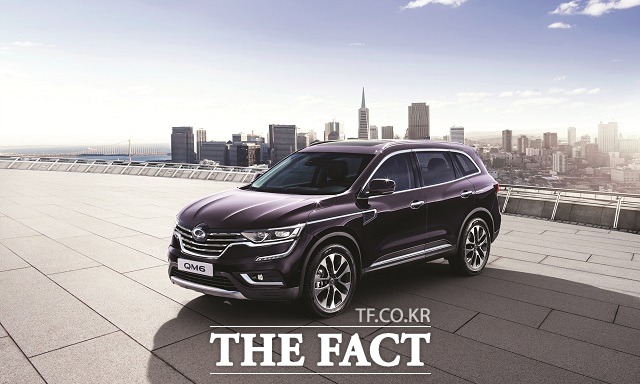 르노삼성자동차가 자사 중형 SUV QM6의 가솔린 모델 QM6 GDe가 국내 중형 가솔린 SUV 가운데 최초로 누적 판매 2만 대를 넘어섰다고 21일 밝혔다. /르노삼성자동차 제공