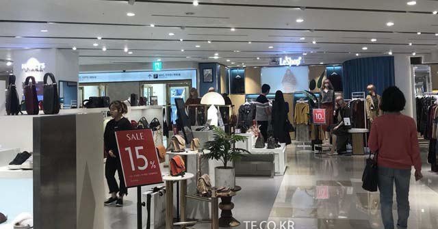 지난달 28일 2018코리아세일페스타가 막을 올렸지만 지난해와 비교해 참여 업체가 반토막 났고 인기 브랜드는 행사에 참여 조차 하지 않아 소비자들로부터 큰 이목을 끌지 못하고 있다는 평가를 받고 있다. /김서원 인턴기자