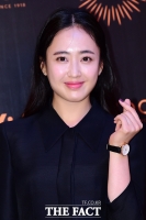 [TF포토] 김민정, '잠실 녹이는 꽃 미모'