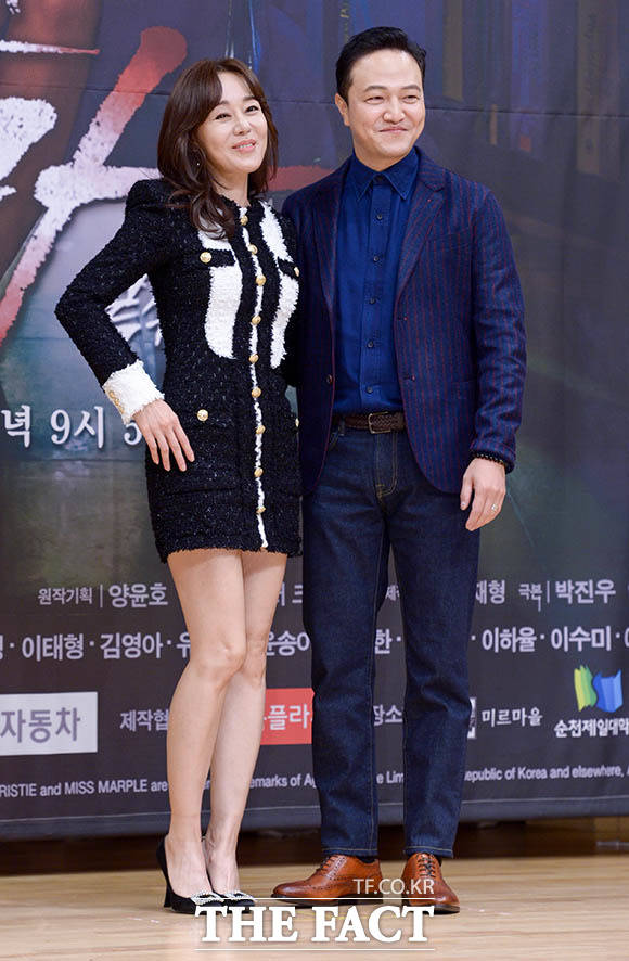 정웅인(오른쪽)과 김윤진