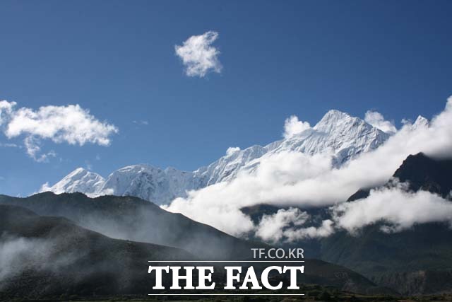 지난 12일(현지시간) 김창호 대장을 비롯한 9명의 히말라야 원정대가 구르자히말산을 등반하던 중 눈 폭풍에 휩쓸려 추락해 사망했다. /좀손공항(네팔)=뉴시스