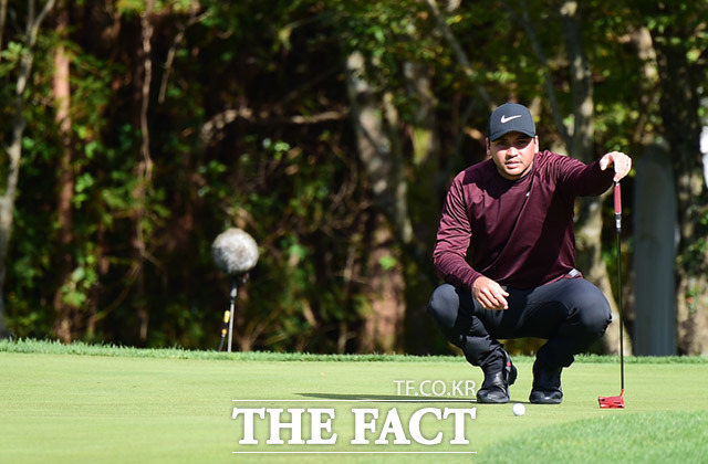 제이슨 데이 선수가 18일 오전 제주특별자치도 서귀포시 안덕면 제주 나인브릿지 CC에서 열린 PGA TOUR 더 CJ컵 @ 나인브릿지 대회 1라운드에 참석해 경기를 펼치고 있다. /제주=임세준 기자