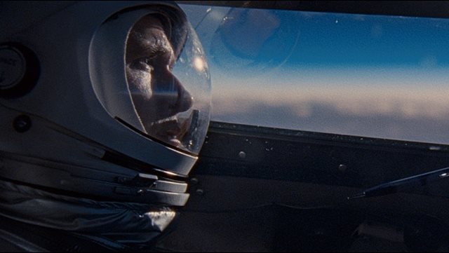 영화 퍼스트맨은 1969년 아폴로 11호 이야기, 누구도 경험하지 못한 세계에 도전한 우주비행사 닐 암스트롱(라이언 고슬링 분)의 달 착륙 과정을 시간순으로 그렸다. /퍼스트맨 스틸