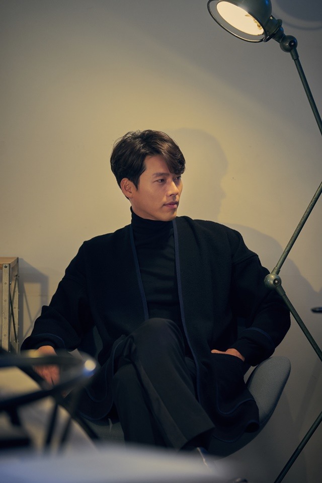 영화 협상과 창궐에 이어 현빈은 오는 12월 방영하는 tvN 드라마 알함브라 궁전의 추억으로 안방 시청자를 만난다. /NEW