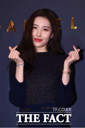 선미는 25일 서울 종로구 삼청로 다니엘 웰링턴 플래그십 스토어에서 열린 오프닝 파티에 참석했다. /이동률 기자