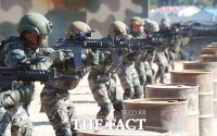 [TF포토] 적대행위 중단 첫날, 비사격 훈련하는 연평도 해병대
