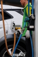  유류세 15% 인하, 30% 직영 주유소만 6일부터 적용 '나머지는?'