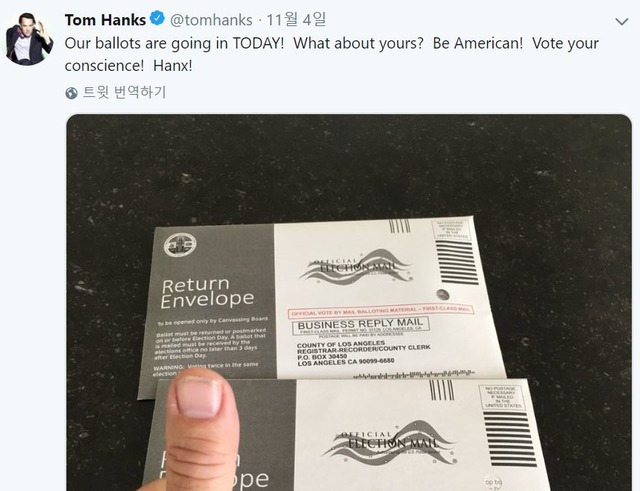 톰 행크스는 사전투표한 사진을 트위터에 인증하며 중간선거 투표를 독려했다. /톰 행크스 트위터 캡처