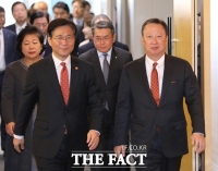  성윤모 장관 만난 박용만 회장 