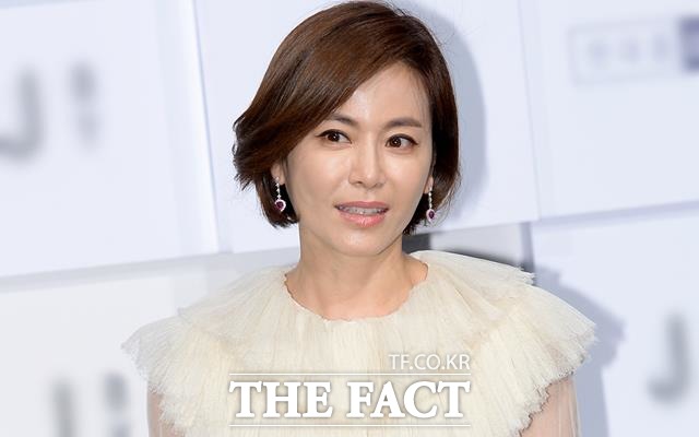 견미리는 선행 이미지와 함께 잇단 화장품 완판 출시로 주목을 받지만, 남편의 구설수로도 자주 입에 오르내린다. /임세준 기자